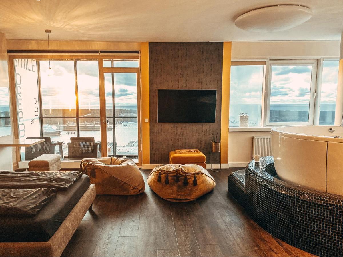 Sky Flat Jacuzzi 27 Floor Apartment Klaipeda Bagian luar foto