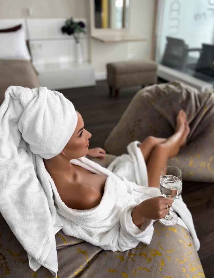 Sky Flat Jacuzzi 27 Floor Apartment Klaipeda Bagian luar foto