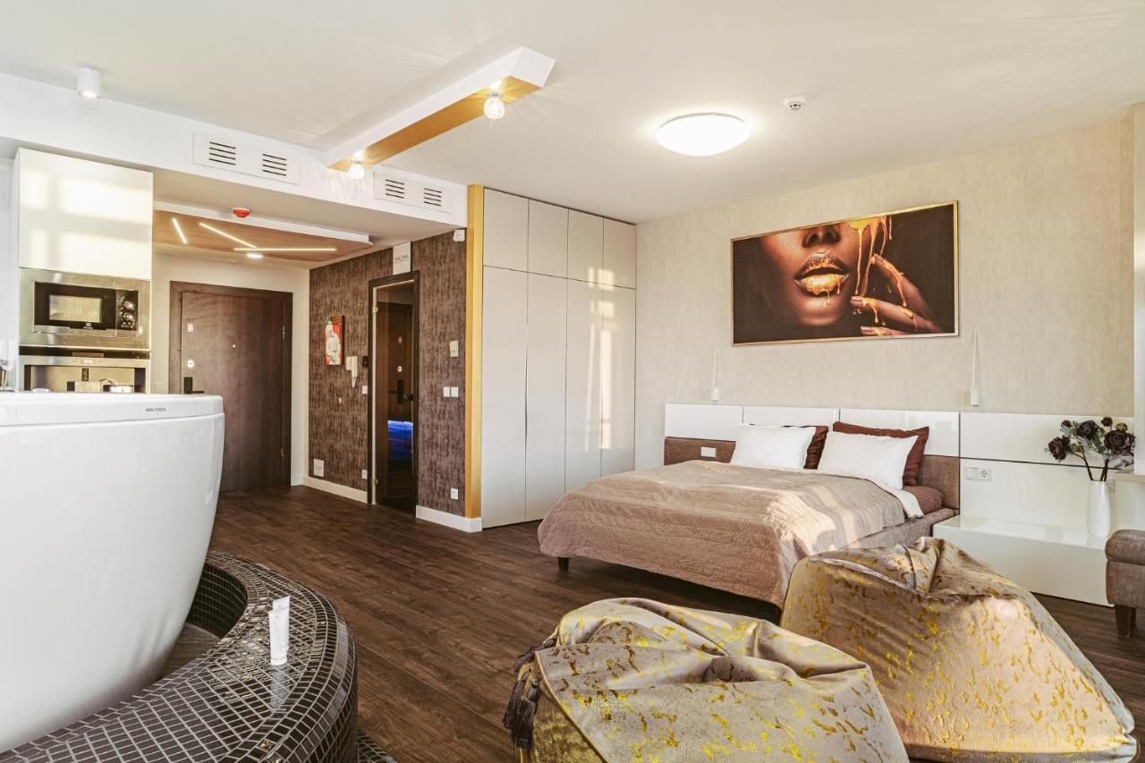 Sky Flat Jacuzzi 27 Floor Apartment Klaipeda Bagian luar foto