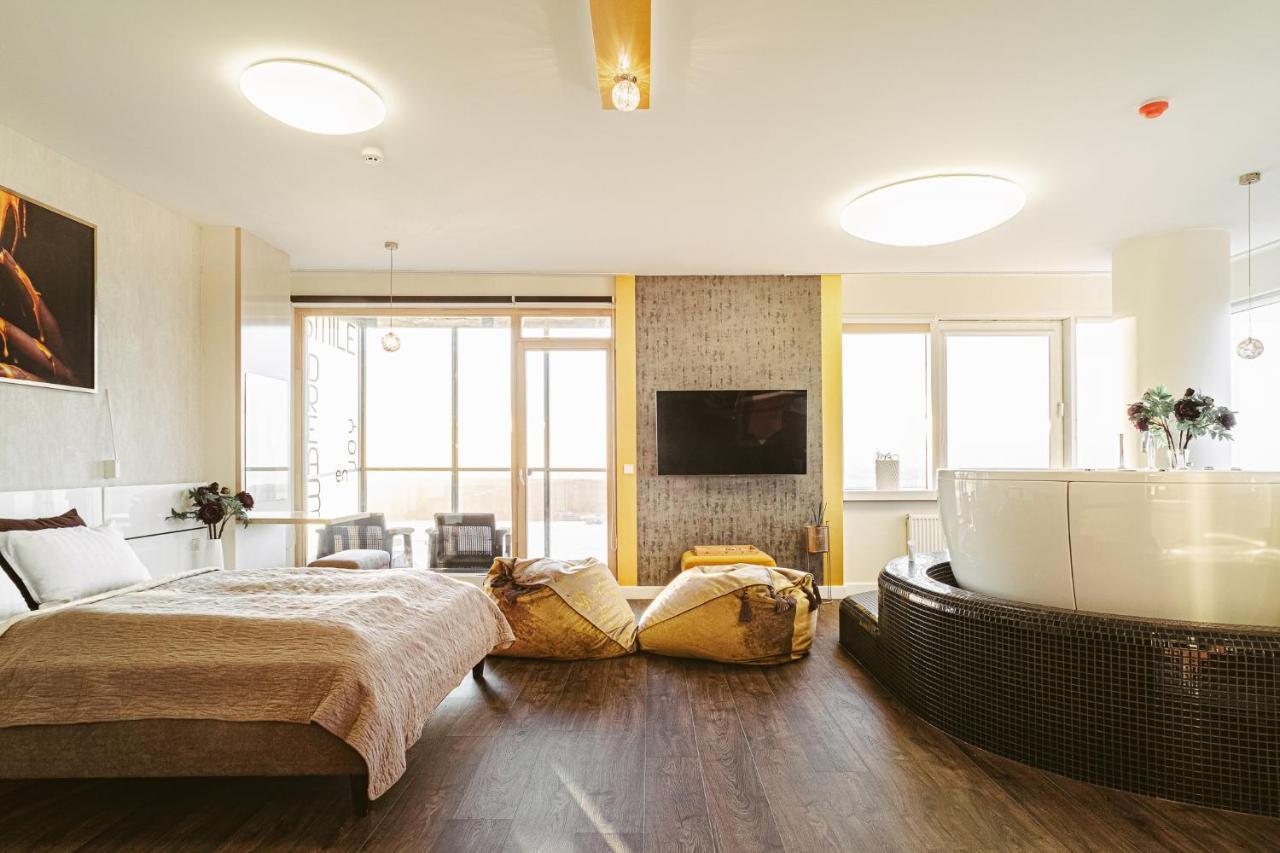 Sky Flat Jacuzzi 27 Floor Apartment Klaipeda Bagian luar foto